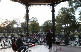 Este sábado, habrá rock, jazz y ballet italiano en las renovadas plazas del centro platense