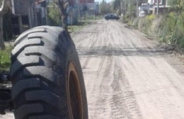 Avanzan con el mejorado: Vecinos se quejan que deben ser de asfalto