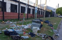 Preocupan los microbasurales en la puerta de escuelas generados por vecinos