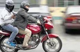 Dos detenidos por un robo motochorro en 122 y 74