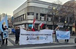 La movilización de los adultos mayores del miércoles en La Plata incluyó el apoyo a Cristina Fernández