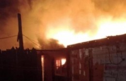 Perdió todo en un incendio: Familiares y amigos hacen una colecta para ayudarla