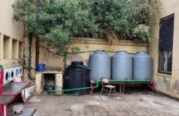 Conflicto en una escuela por los cortes en el servicio de agua que deja a la institución sin clases