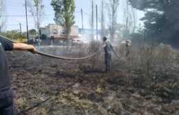 Producto de la sequía se incendió un terreno