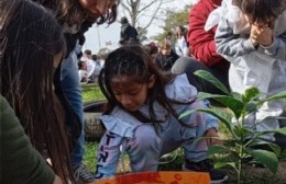 Fiesta del árbol en el parque del ex Ferrocarril Provincial