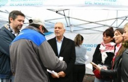 Julio Alak: El pre candidato del FdT estuvo en el Estado en Tu Barrio