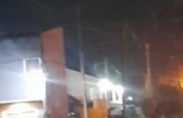 Vecinos felices con la llegada de luminarias en Villa Alba