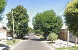 Reclamos por la quema de dos luminarias que dejaron una cuadra a oscuras