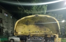 Altos de San Lorenzo: Los atrapan sacándole piezas a un camión estacionado
