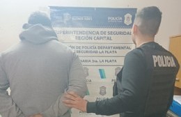 Entró a un comercio y se llevó la camioneta del dueño