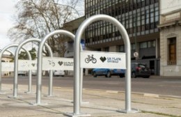 Para alentar la movilidad sustentable, instalan 250 bicicleteros en el centro