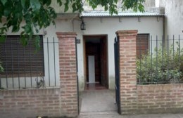 La familia usurpada en San Carlos recuperó su vivienda