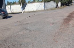 6 y 90 detonada: Se espera un pronto operativo de bacheo en la esquina del viejo hotel