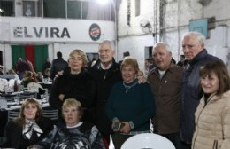Alak participó de la cena por el 87 aniversario del Centro de Fomento Villa Elvira