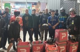 Repartidores se manifestaron en la puerta de un supermercado céntrico