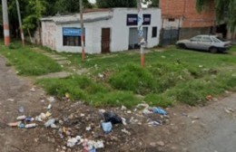 Vecinos se autoconvocan para limpiar una cuadra en Altos de San Lorenzo