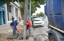 Parece que tomaron nota y la Municipalidad sale a limpiar sumideros