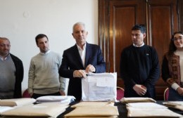 Alak les sacó el curro a muchos punteros: Llamó a licitación pública de los servicios municipales de zanjeo, corte de pasto y barrido