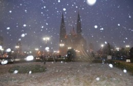 Llegó la ola polar y la gente se pregunta si volverá a nevar en la ciudad