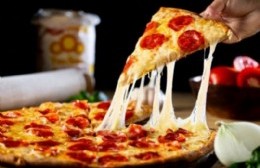Pizzería anuncia a sus clientes que abrirán el 25 y el primero de año