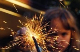 Mujer denuncia que desde un auto le arrojaron petardos a nenes que jugaban en la calle