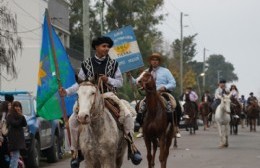 Con un sentido homenaje a "El Indio" Solari, Gorina conmemoró su 103 aniversario