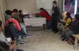 Reunión de vecinos en el Barrio El Molino por las tarifas de luz