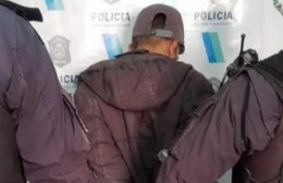 Atrapan a peligroso menor que robó un arma