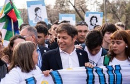 Axel Kicilof participó de la marcha por la Noche de Los Lápices