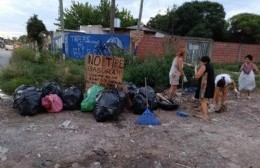 Frentistas de un barrio de Villa Elvira salieron a combatir los basurales