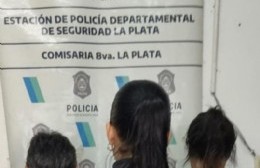 Dos mujeres detenidas con drogas en la esquina de la 121