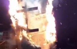 Mucha maldad: Les quemaron el muñeco de fin de año