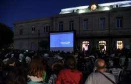 Cine al aire libre en los barrios: Una nueva propuesta gratuita de la Municipalidad de La Plata