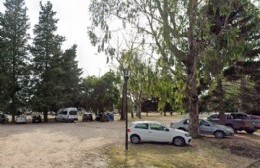 Reclamo por autos estacionados en espacios públicos