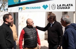 Garro recorrió City Bell con una agenda enfocada en seguridad, empleo y desarrollo