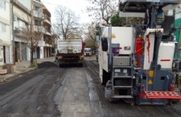 La Municipalidad renueva el asfalto en cercanías de la terminal de micros y la estación de trenes