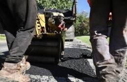 La Municipalidad avanzó este lunes con la pavimentación de 21 de 76 a 79