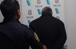 Abuelito punga atrapado en el centro