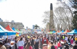 Miles de familias disfrutaron de la música, la alegría y el color brasileños en Plaza Malvinas