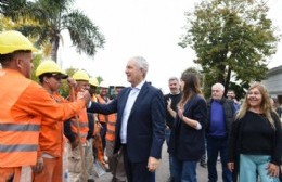 Arrancaron en Los Hornos la obras sobre la avenida 60: El intendente inauguró los trabajos