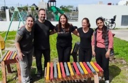 Alumnos y alumnas de un Jardín de Villa Elvira ya disfrutan de su plaza sonora
