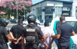 Sacaron a dos transas de las calles de Altos de San Lorenzo