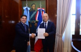 Alak se reunió con el cónsul paraguayo