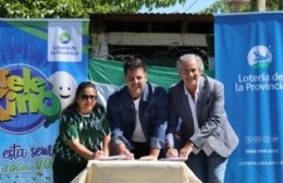 Atanasof trajo una importante donación de material deportivo a una institución de la zona