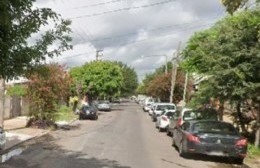 Altos de San Lorenzo: Frentistas piden por la cuadra de 74 entre 21 y 22 que presenta varios pozos