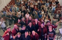 Teatro Katarois: Estuvieron los Cartageneros y The Logiocos