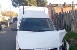 La policía recuperó una camioneta robada que había sido abandonada por los delincuentes